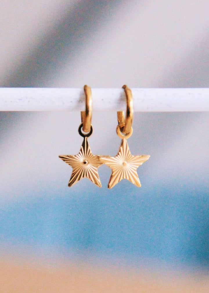 Små hoops med stjerner