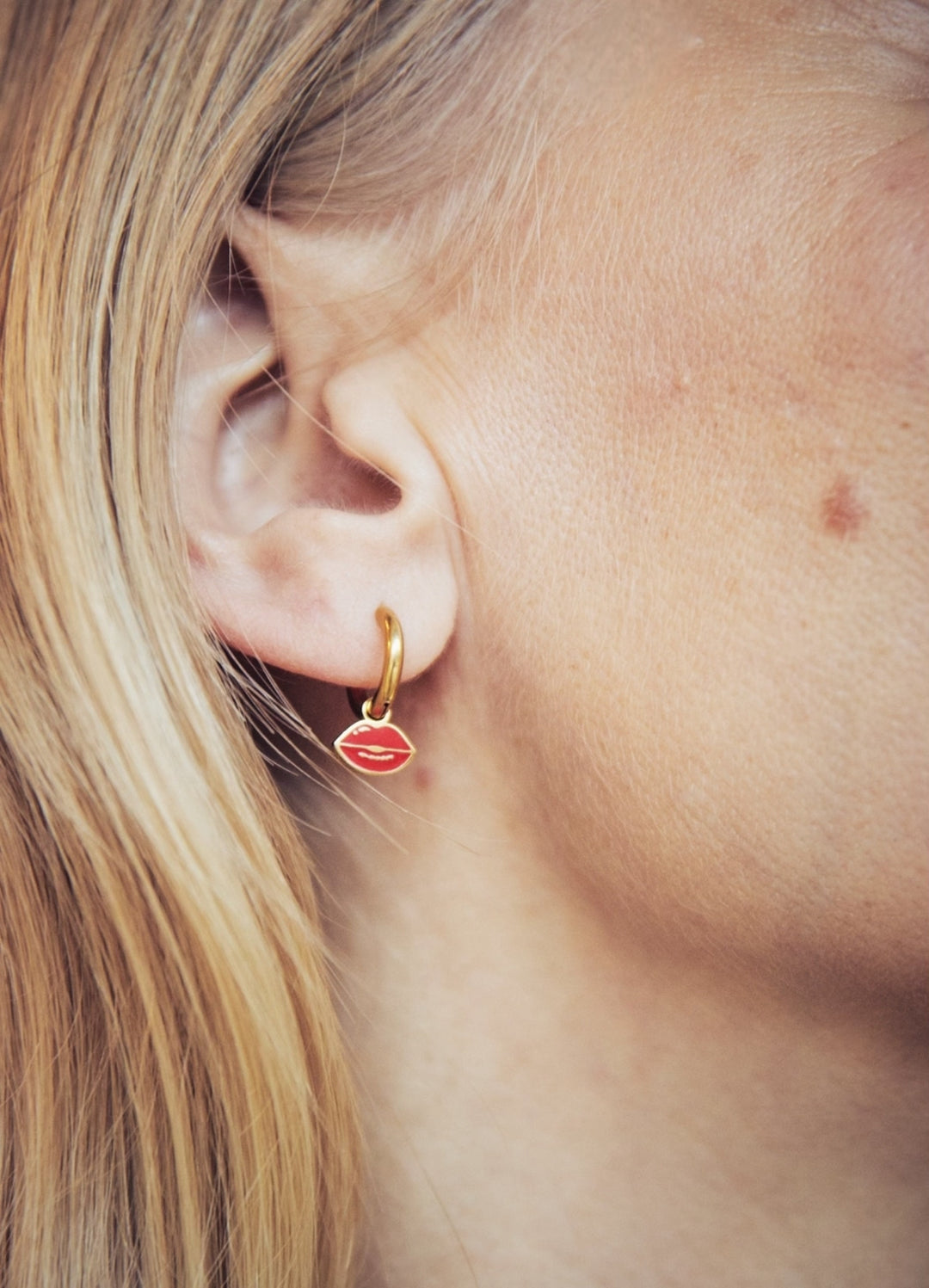 Små hoops med kyssemund