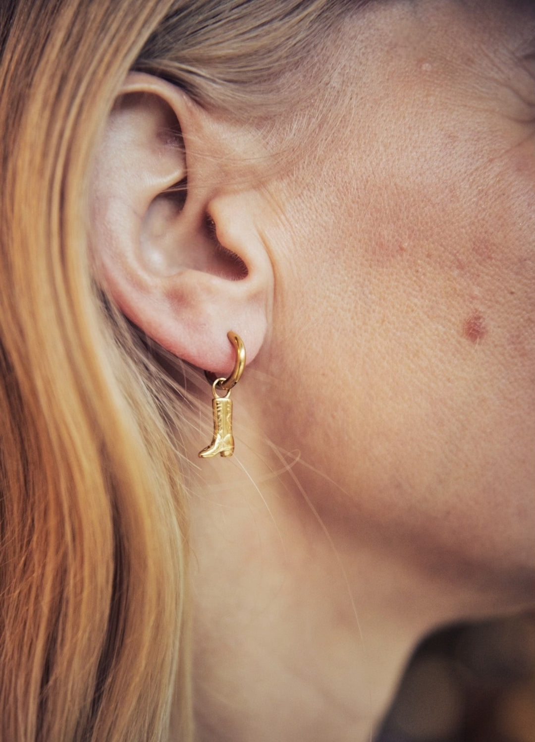 Små hoops med cowboystøvler