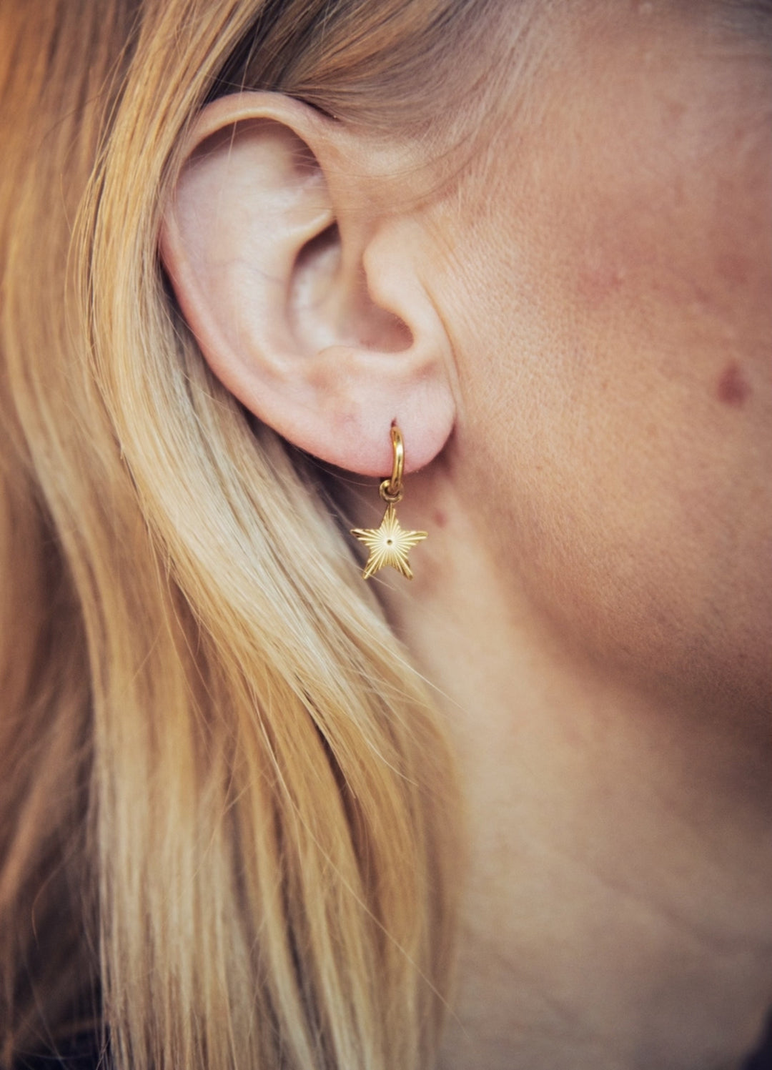 Små hoops med stjerner