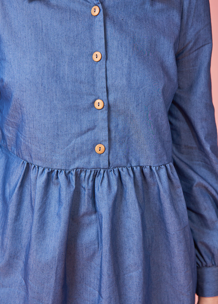 Melly throw-on mini dress - lyseblå chambray