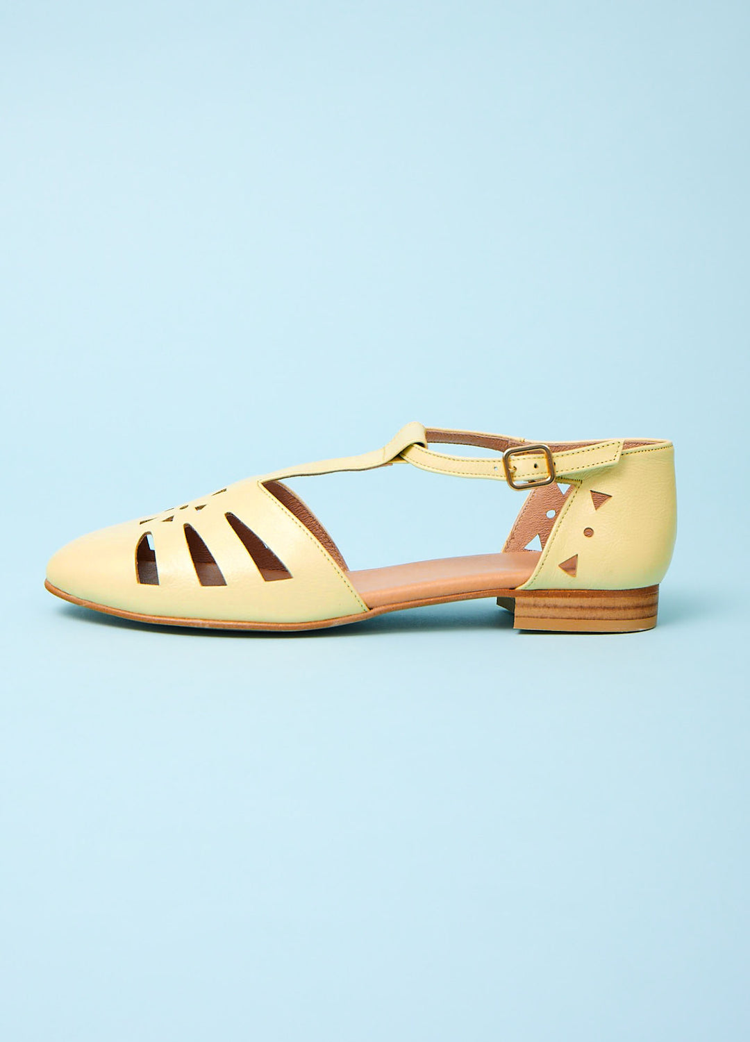Jan - sandals in light yellow leather