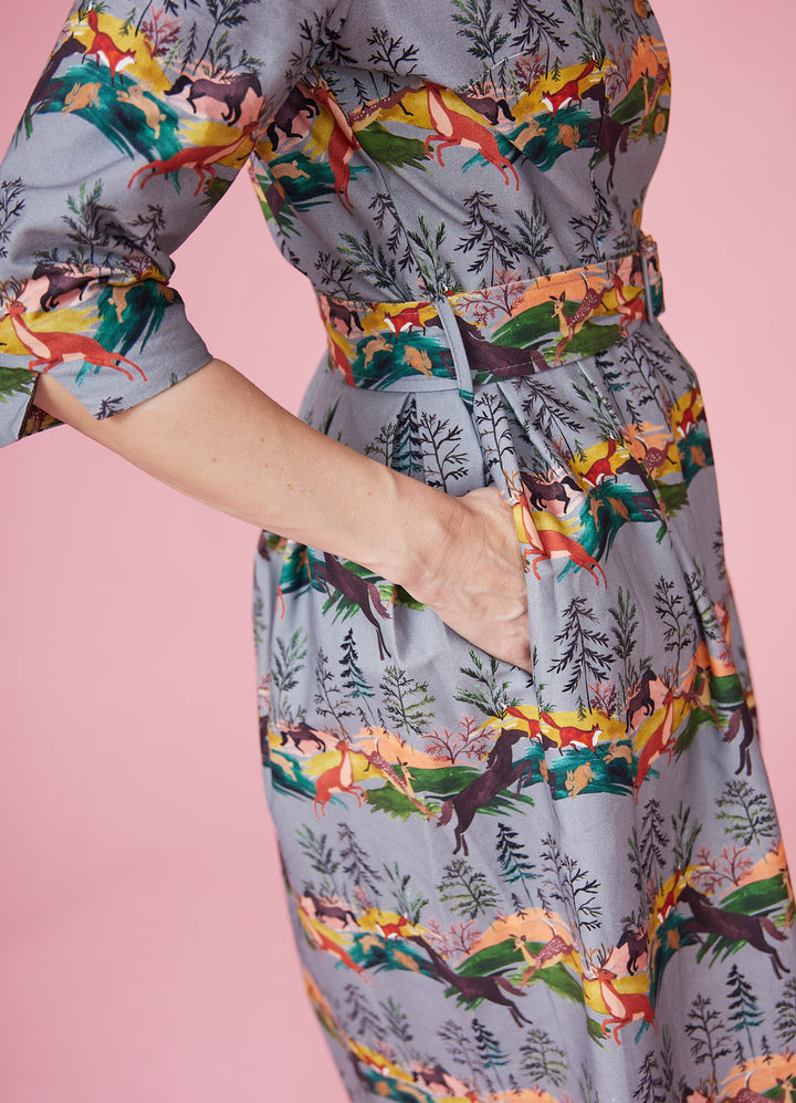 Cynthia skjortekjole - eggshell leaping deer