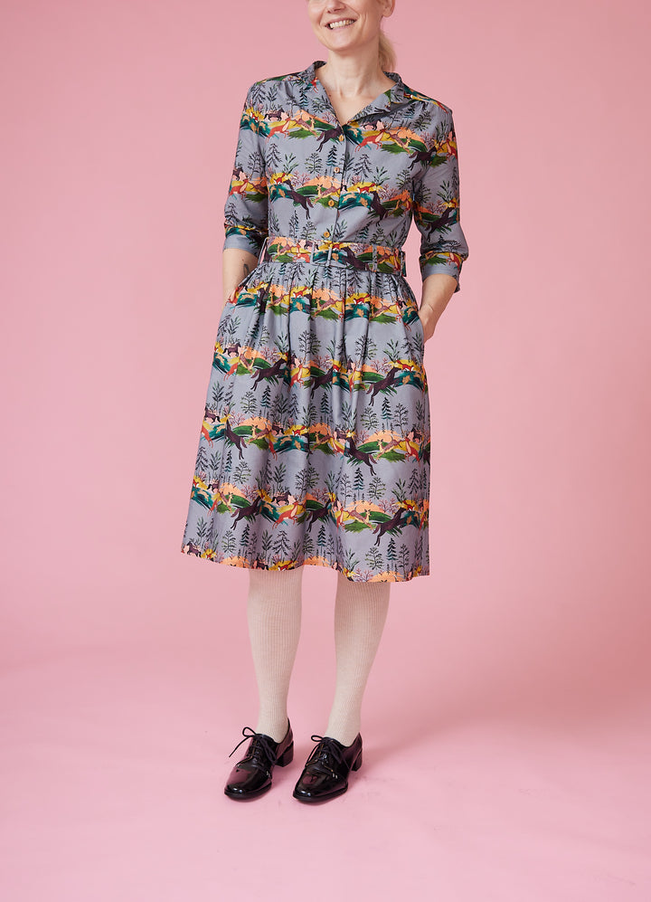 Cynthia skjortekjole - eggshell leaping deer