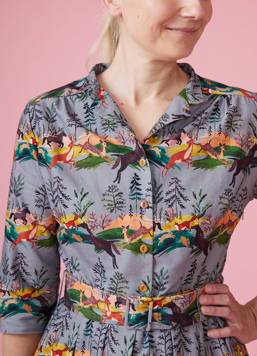 Cynthia skjortekjole - eggshell leaping deer