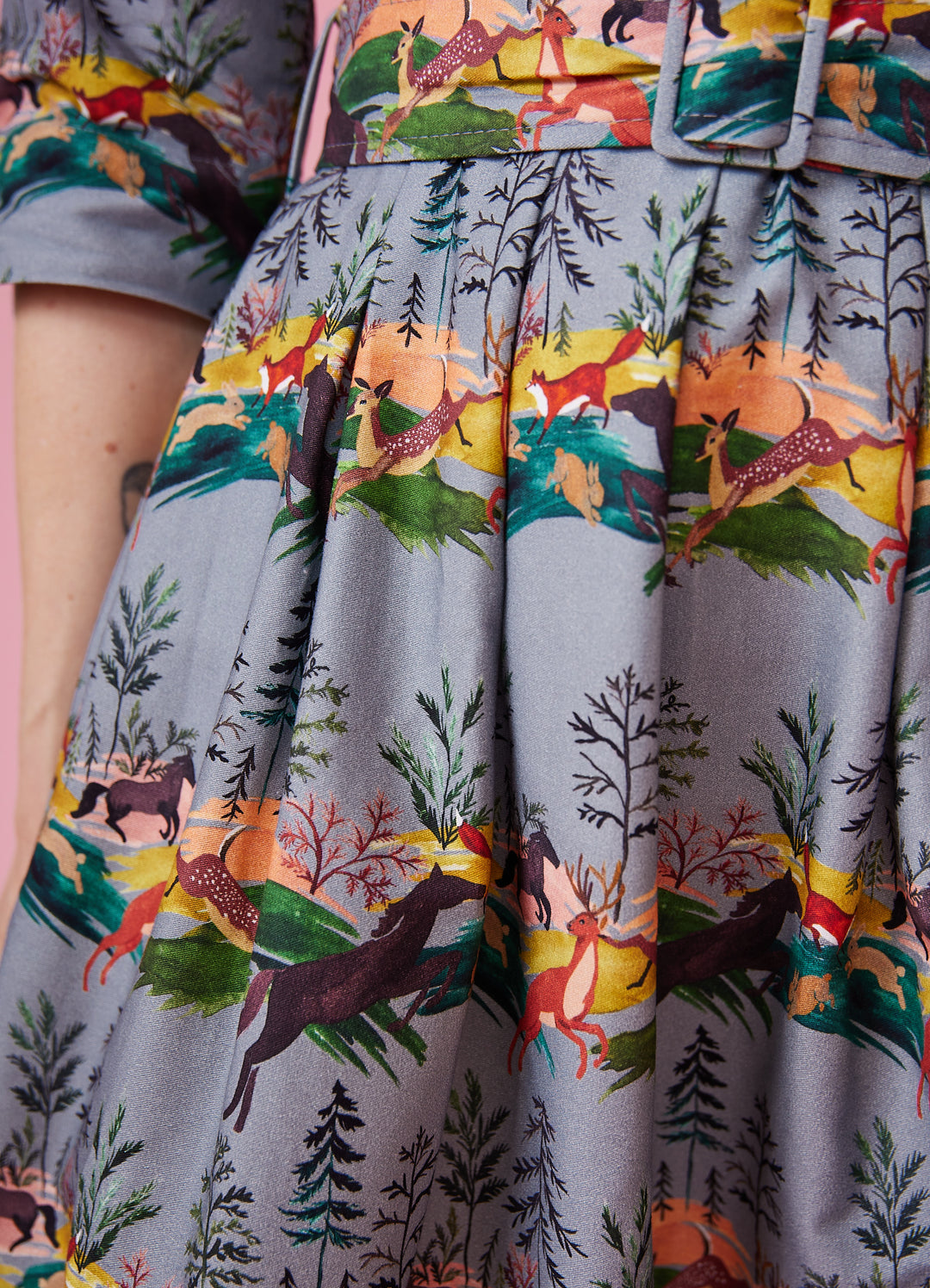 Cynthia skjortekjole - eggshell leaping deer