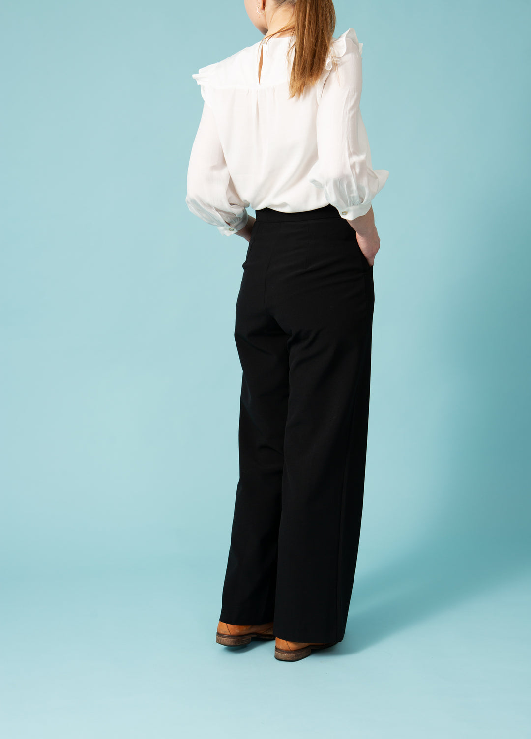 Sorte bukser høj talje og knapper i siden | Køb online | Pretty Retro – Dress the bird